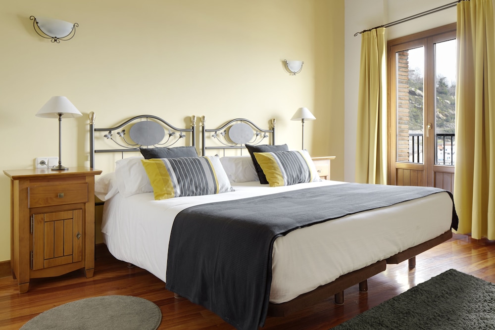 Double Room, Sea View - Photo 2