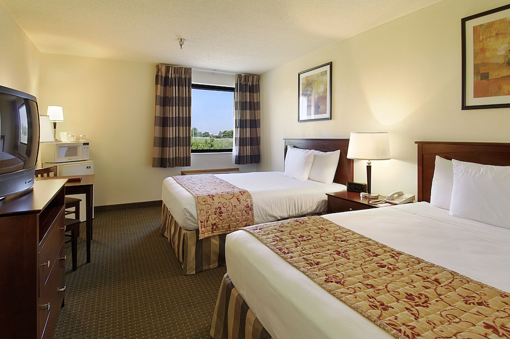 Suite, 2 Queen Beds, Non Smoking - Photo 5