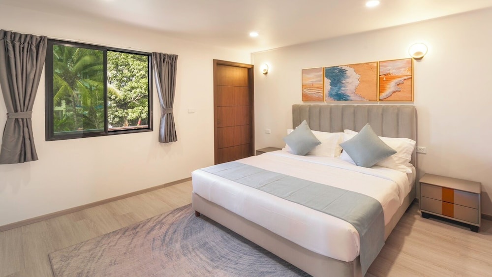 Family Suite, 2 Bedrooms, Pool View photo 3