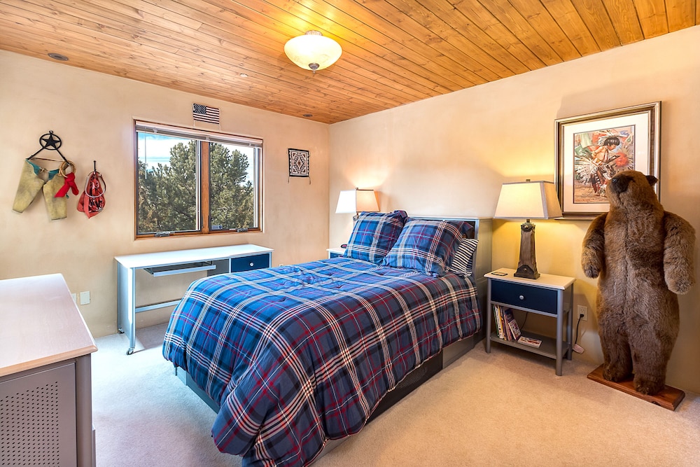 House (4 Bedrooms) photo 2