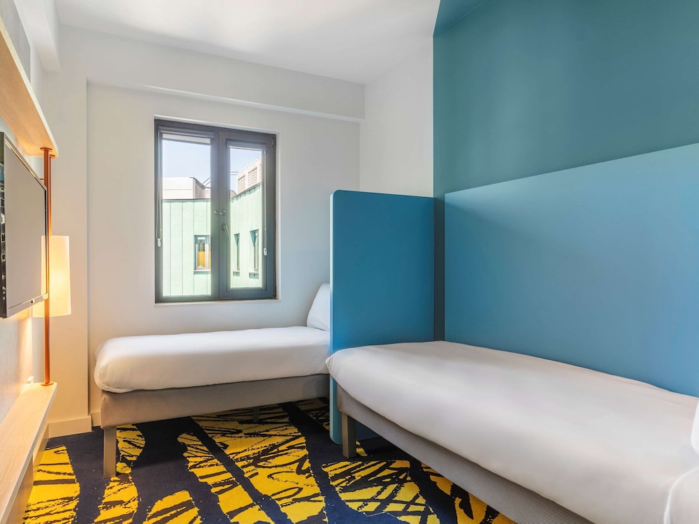 Standard Room, 2 Twin Beds - Photo 1