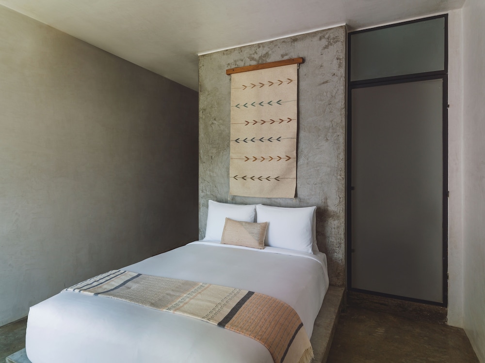 Room (Surfer's Hideout) - Photo 2