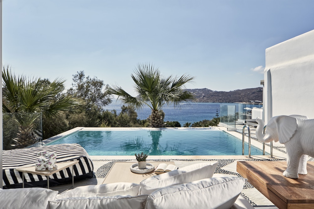 Executive Suite, Private Pool - Photo 3