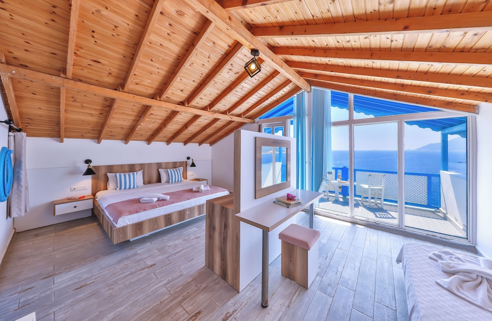 Panoramic Room, 1 Double Bed, Balcony, Sea View photo 1