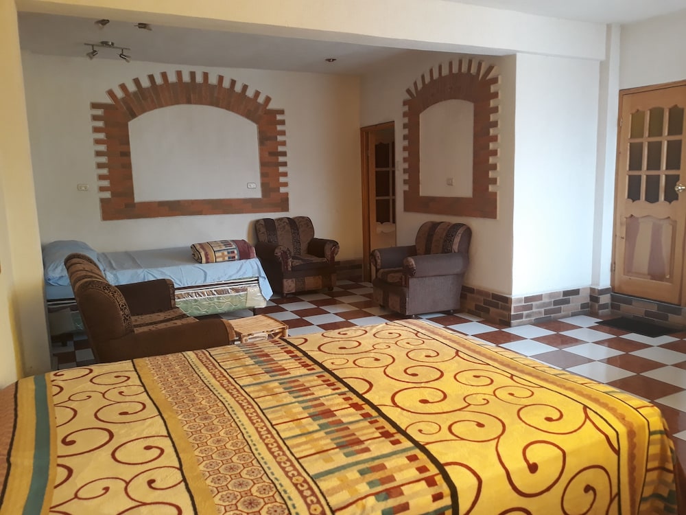 Classic Double Room, 2 Double Beds, Smoking photo 2