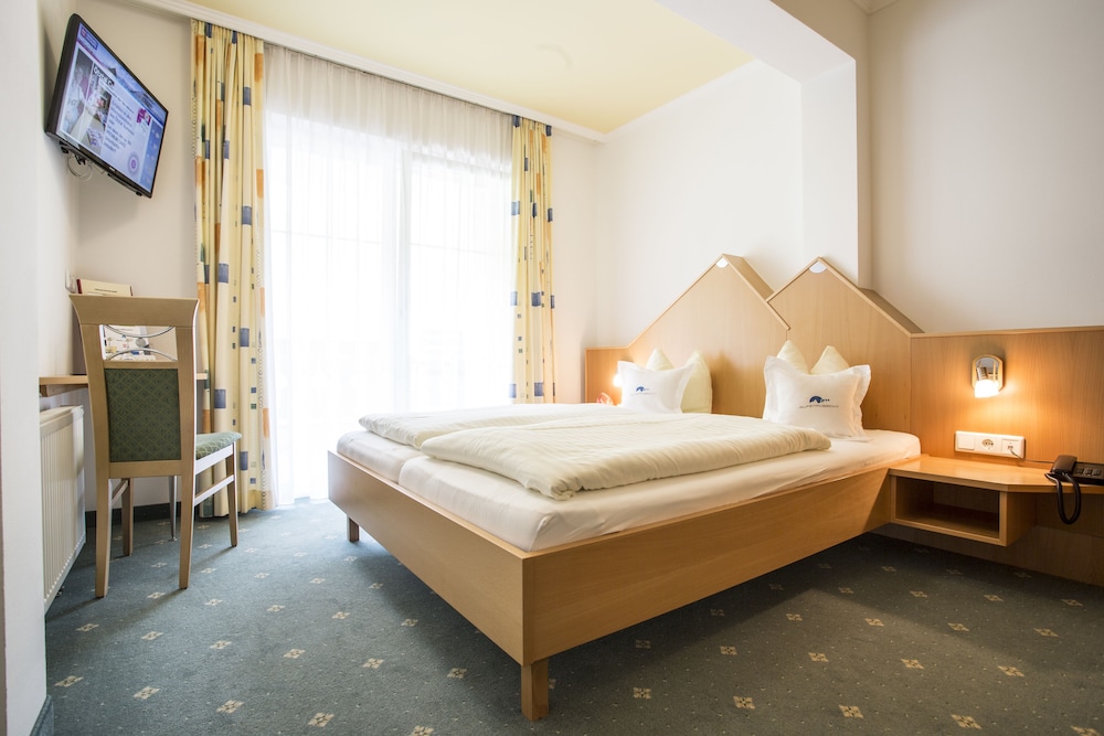 Standard Single Room, Balcony, Mountainside