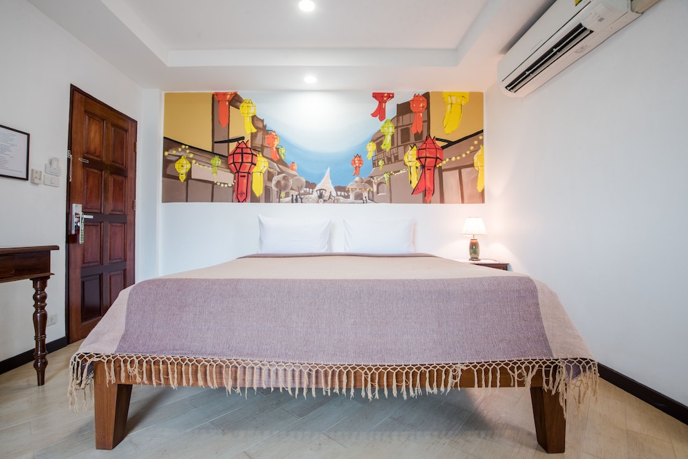 Superior Double Room thumbnail 6