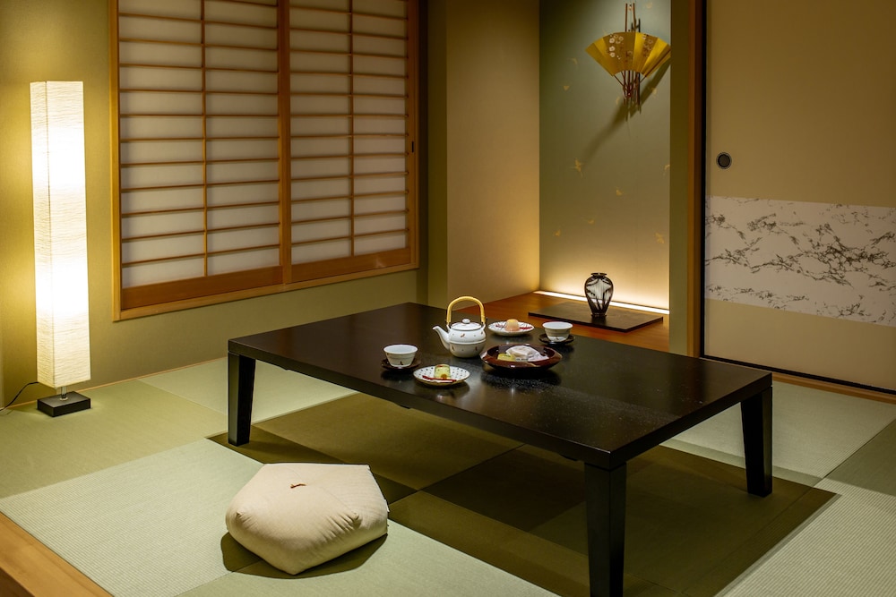 Hauza Suite Room - Photo 6