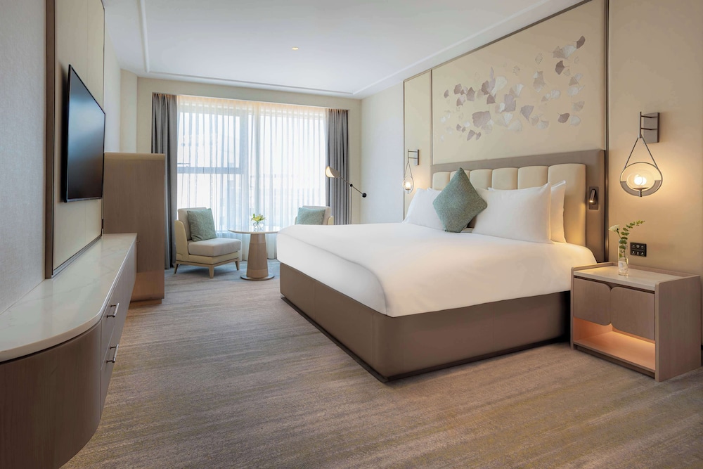 Club Signia Room, 1 King Bed, City View photo 3