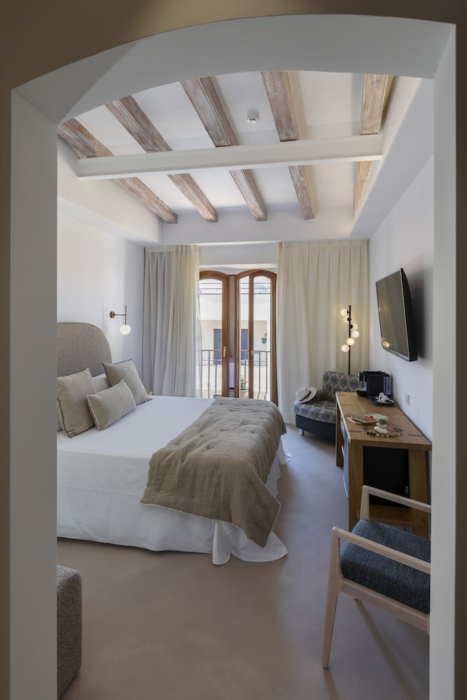 Premium Double Room, Jetted Tub - Photo 1