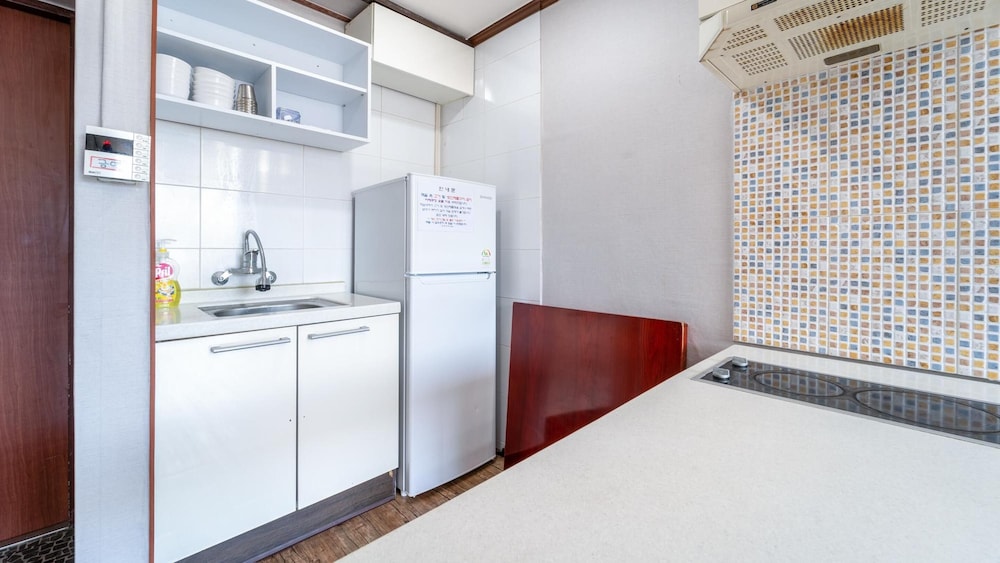 Basic Room, 1 Bedroom (502) - Photo 3