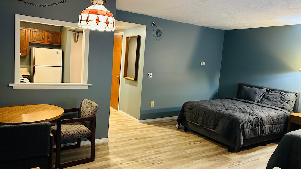 Room, 2 Queen Beds, Non Smoking, Kitchen photo 1