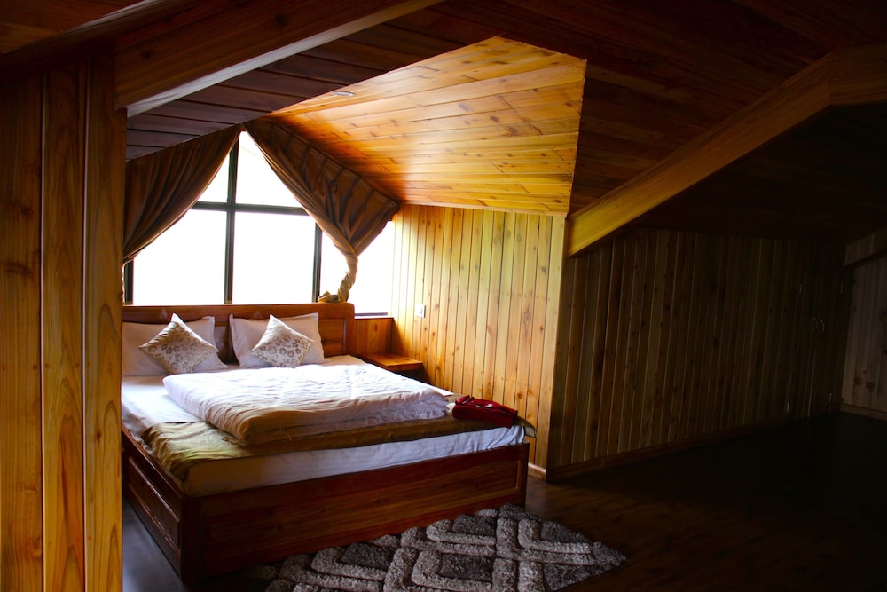 Premium Room - Photo 13