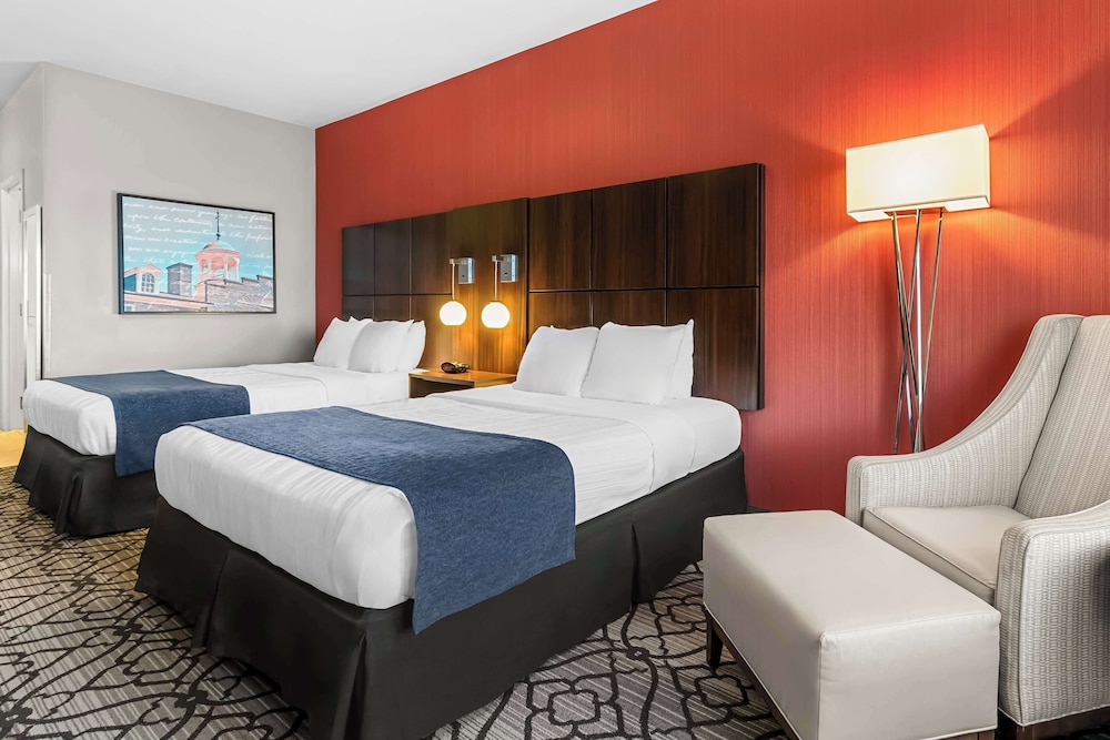Standard Room, 2 Queen Beds, Refrigerator & Microwave - Photo 4