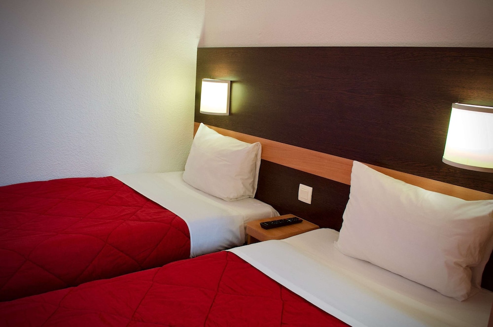 Standard Room, Multiple Beds photo 2