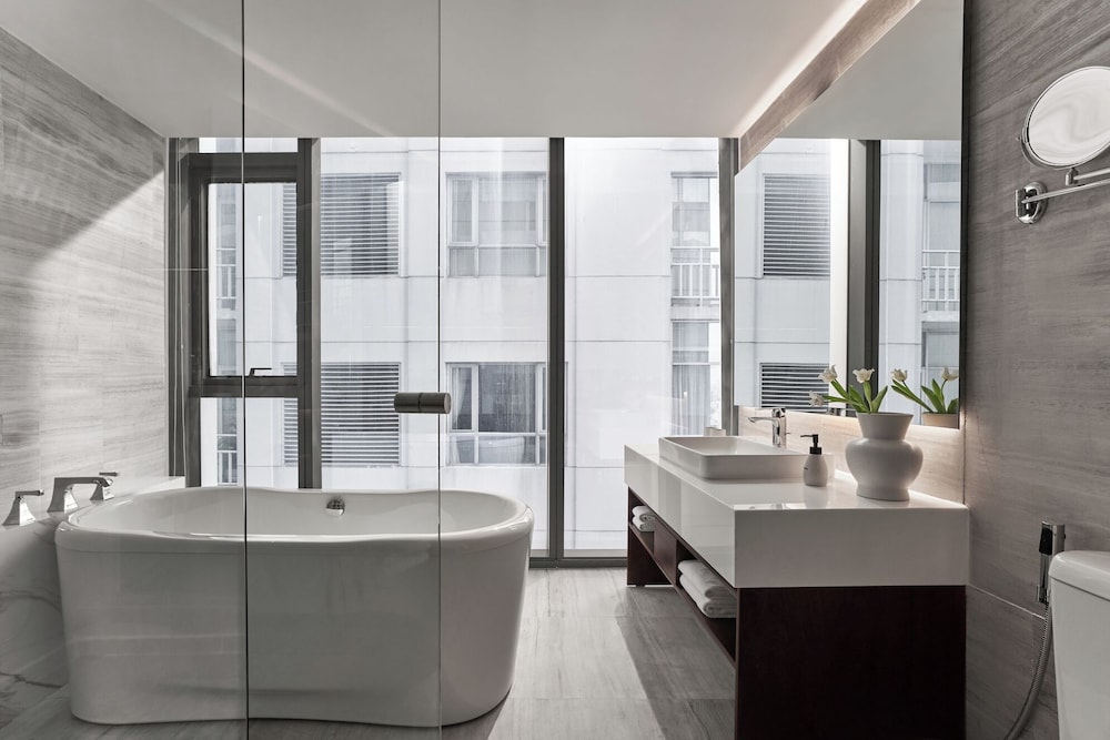 Studio Suite, 1 Bedroom, City View photo 2