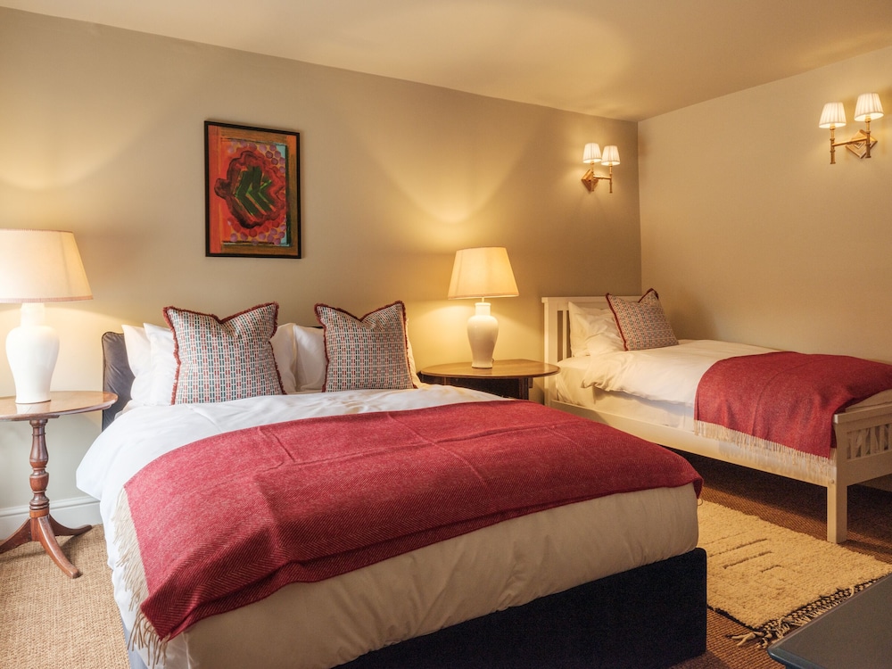 Triple Room, Ensuite photo 1