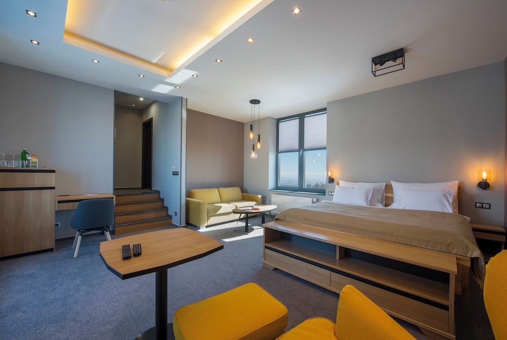 Panoramic Room