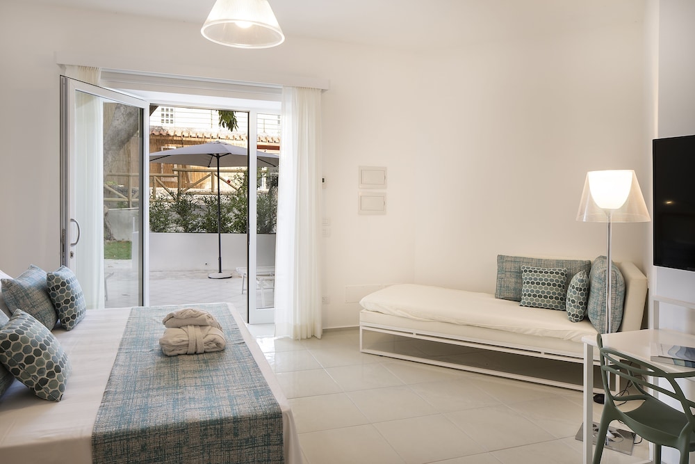 Triple Room, Garden View - Photo 4
