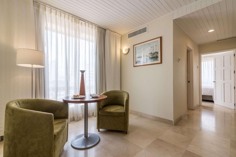 Suite, 1 Bedroom, Non Smoking - Photo 7