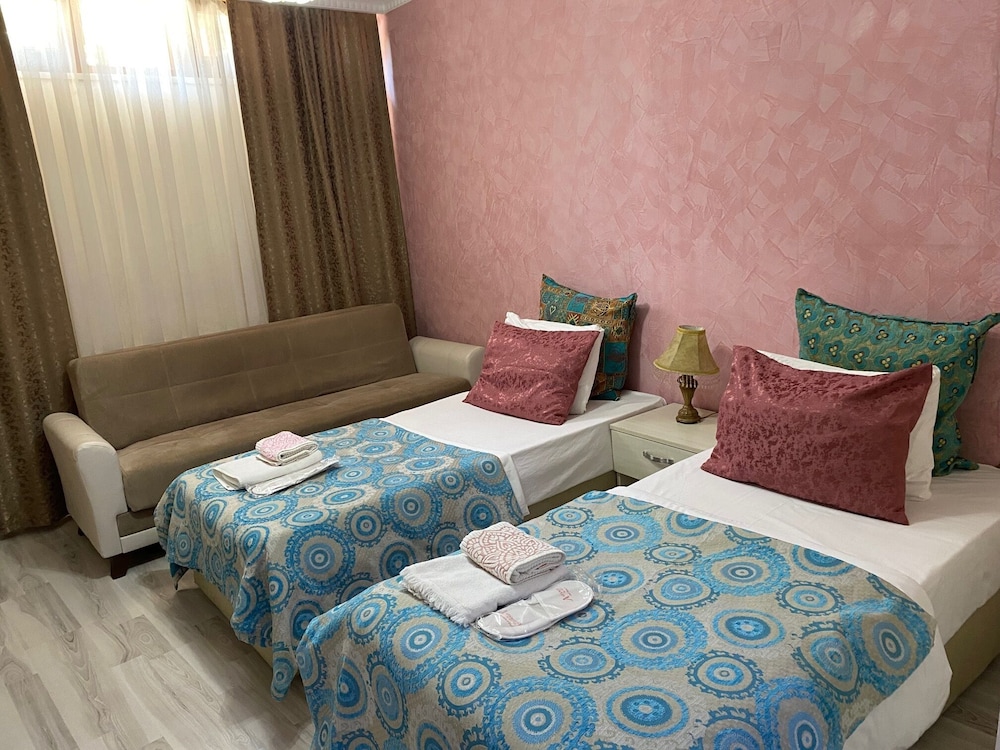 Economy Room, 1 Bedroom, Basement Floor photo 1