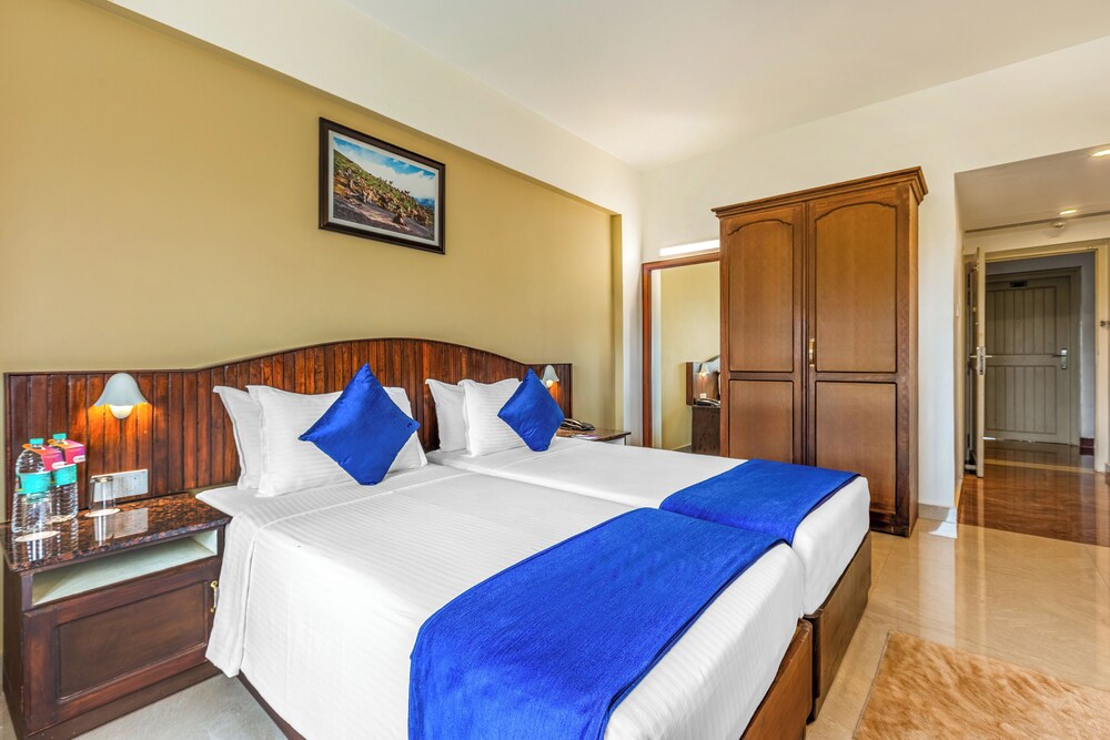 Classic Twin Room, City View