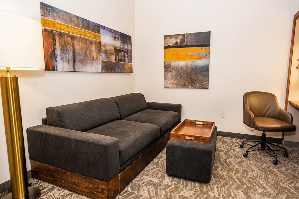 Suite, Multiple Beds - Photo 2