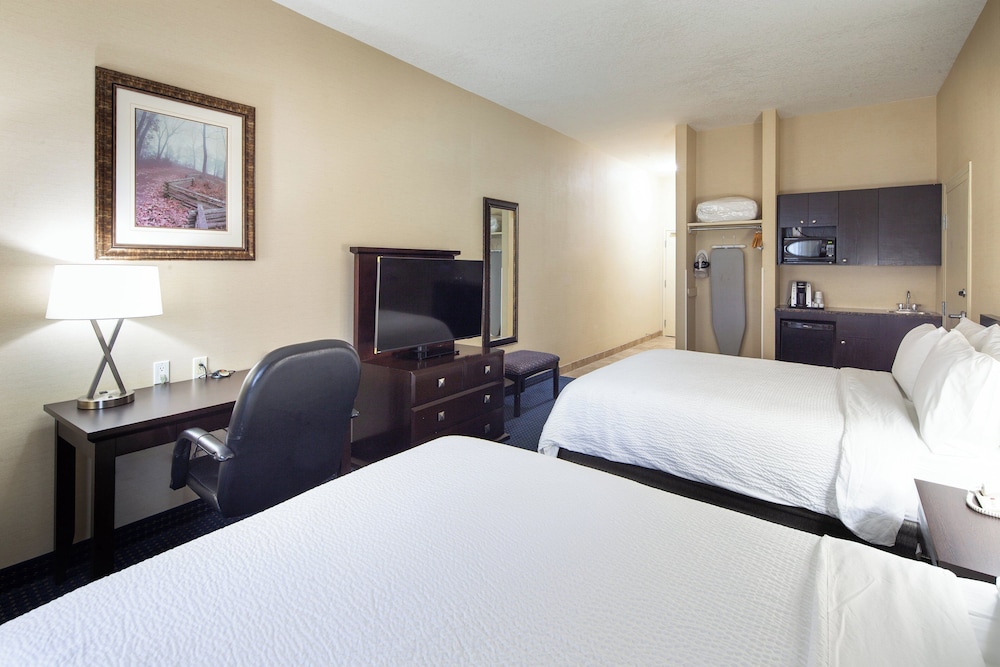 Standard Room, 2 Queen Beds, Accessible (Mobility) - Photo 3