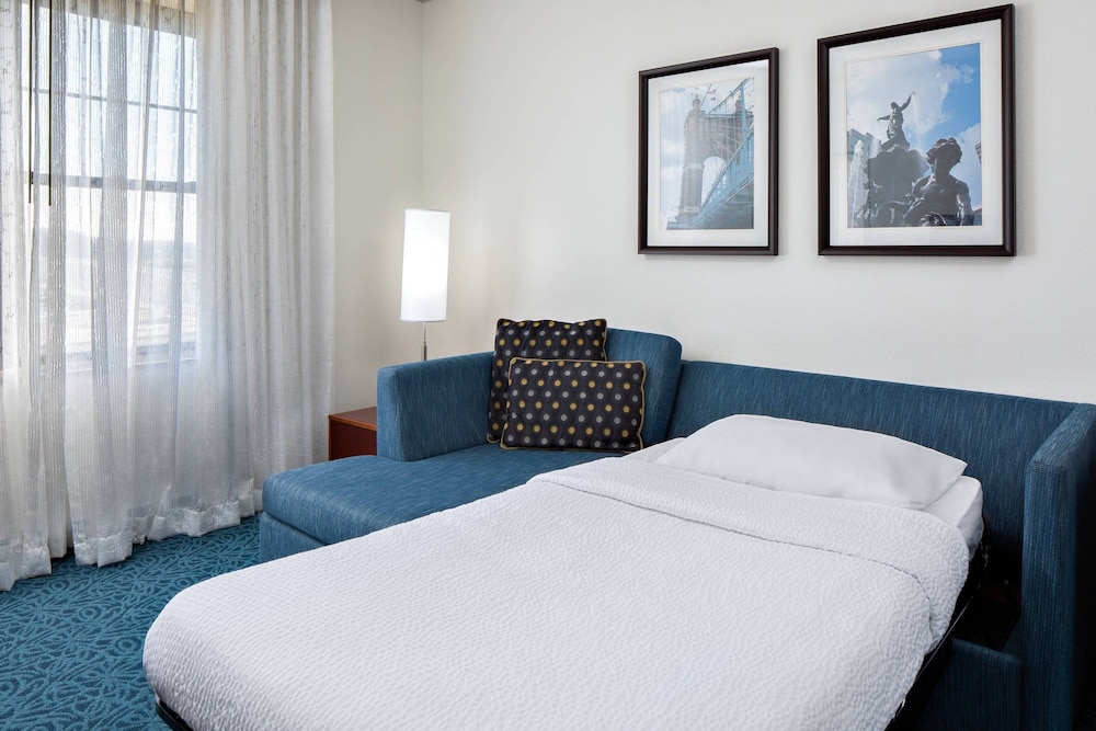 Suite, 1 Bedroom - Photo 8