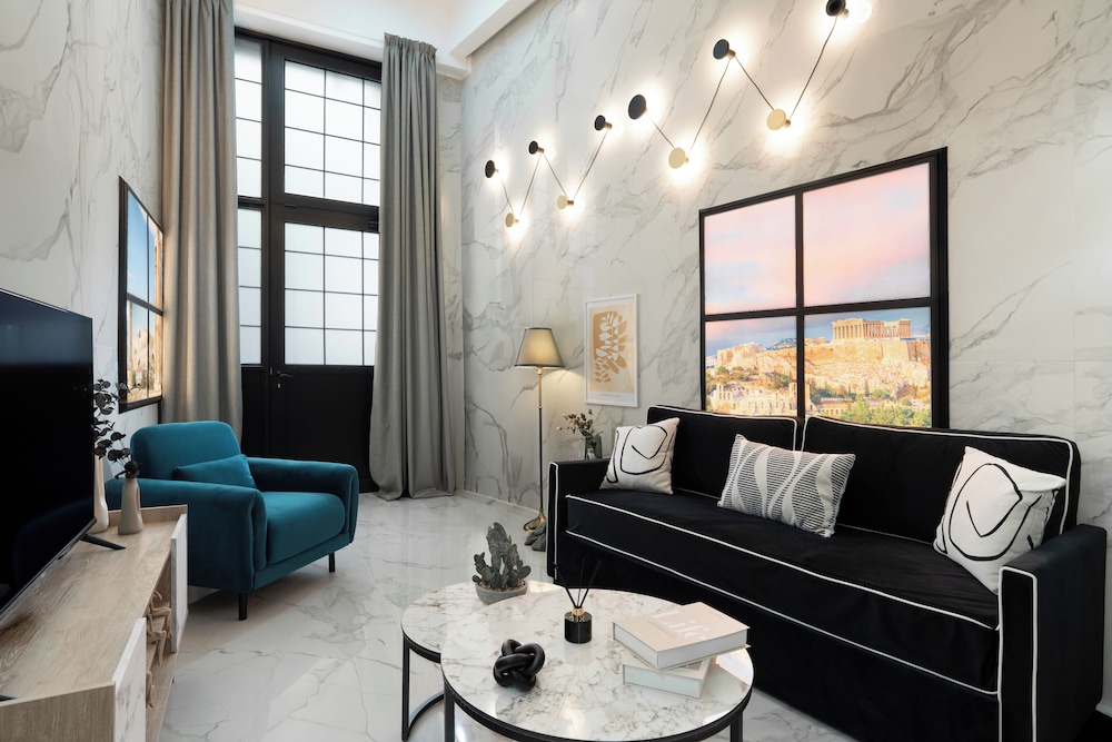 Athenian Two Bedroom and Loft Apartment
