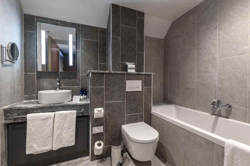 Deluxe Room, 1 King Bed, Non Smoking (High Floor) - Photo 6