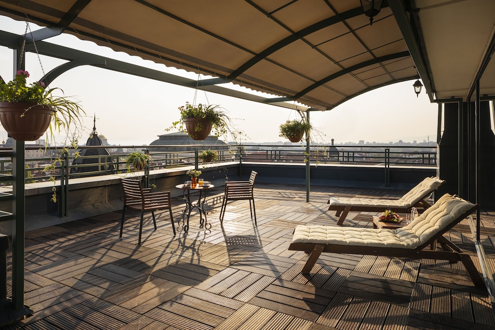 Panorama Suite on the top floor with a huge terrace - Photo 1