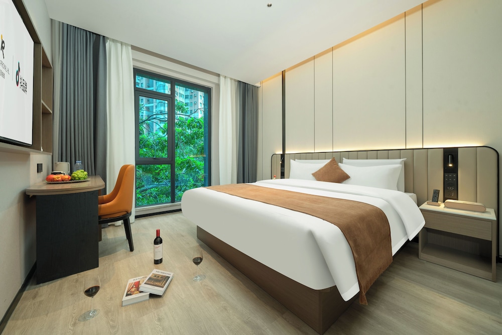 Luxury Double Room, City View