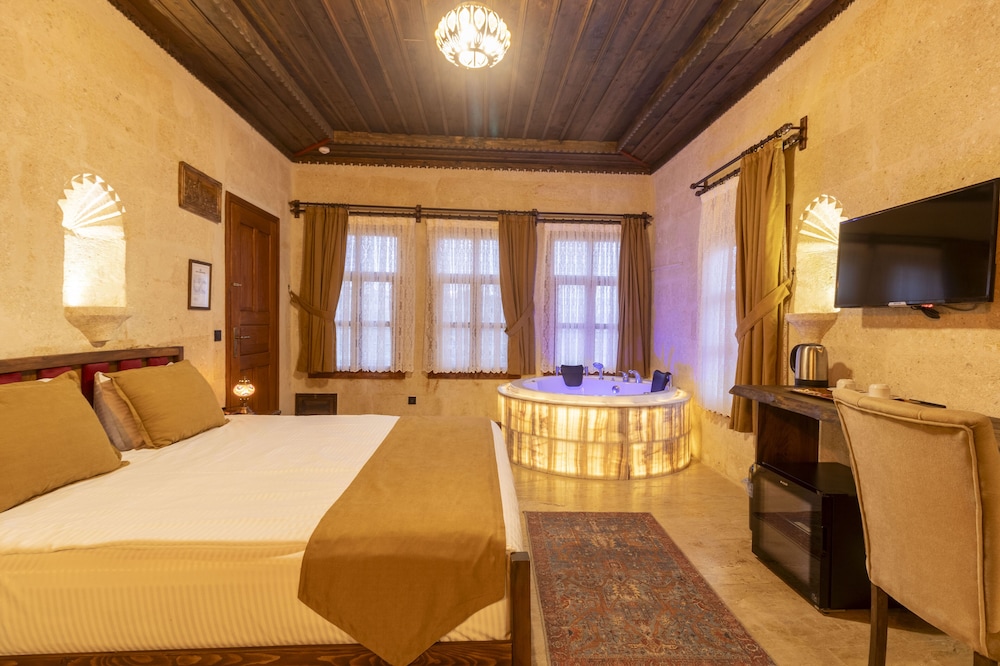 Deluxe Double Room, 1 Bedroom, Non Smoking, Valley View