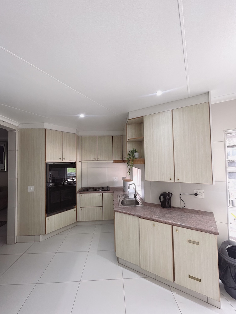 Luxury House photo 2