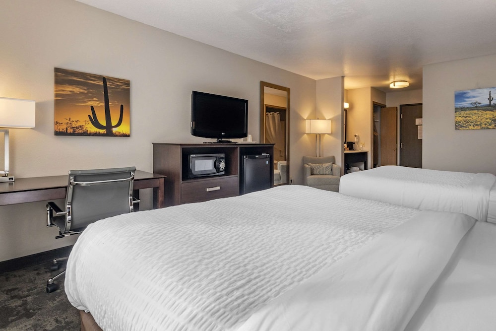 Standard Room, 2 Queen Beds, Non Smoking - Photo 3