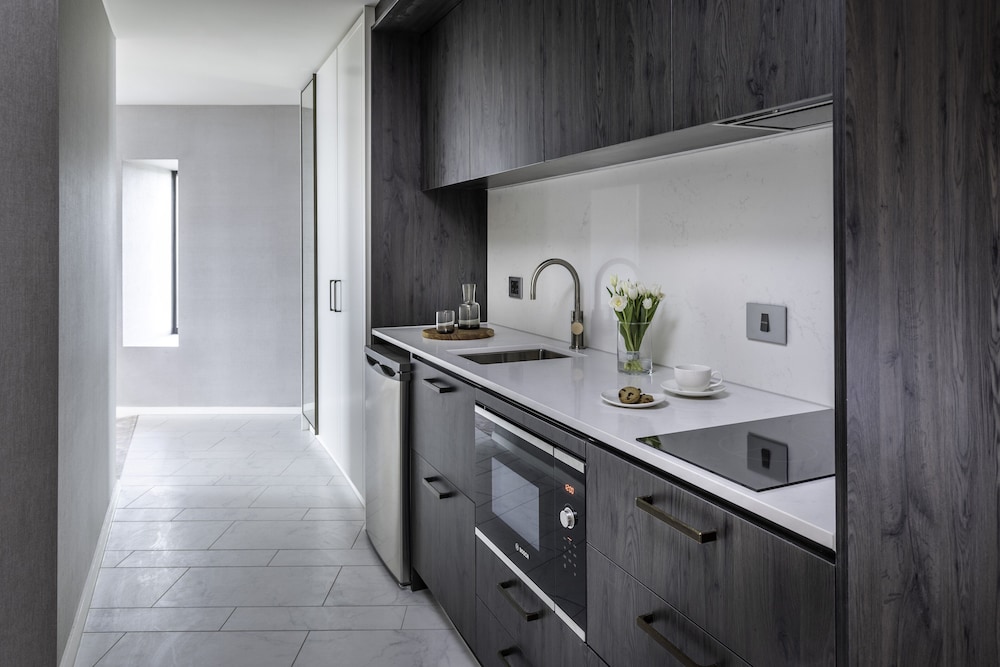 Premier Room, 1 King Bed, Kitchenette (Skyline, Pinnacle Tower)