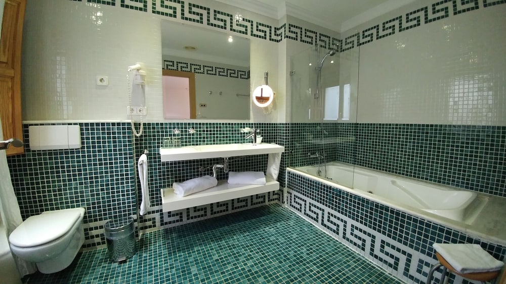 Double Room - Photo 5