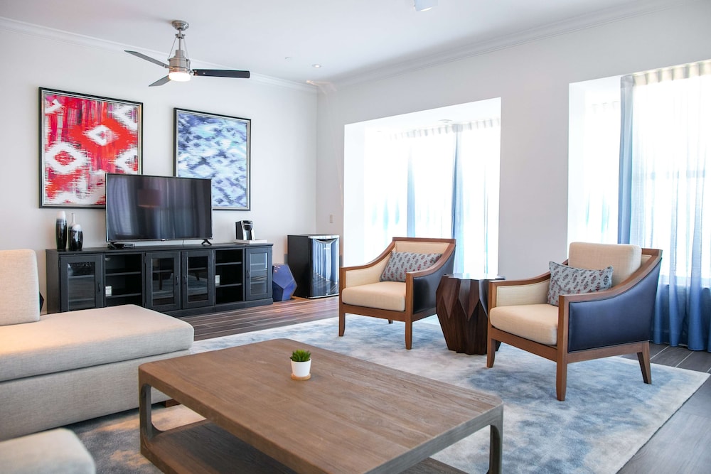 Admiral's Suite - Photo 8