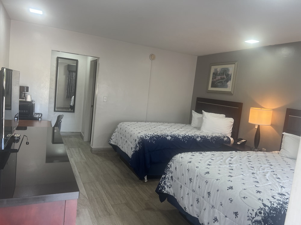 Classic Room, 2 Double Beds, Non Smoking photo 3