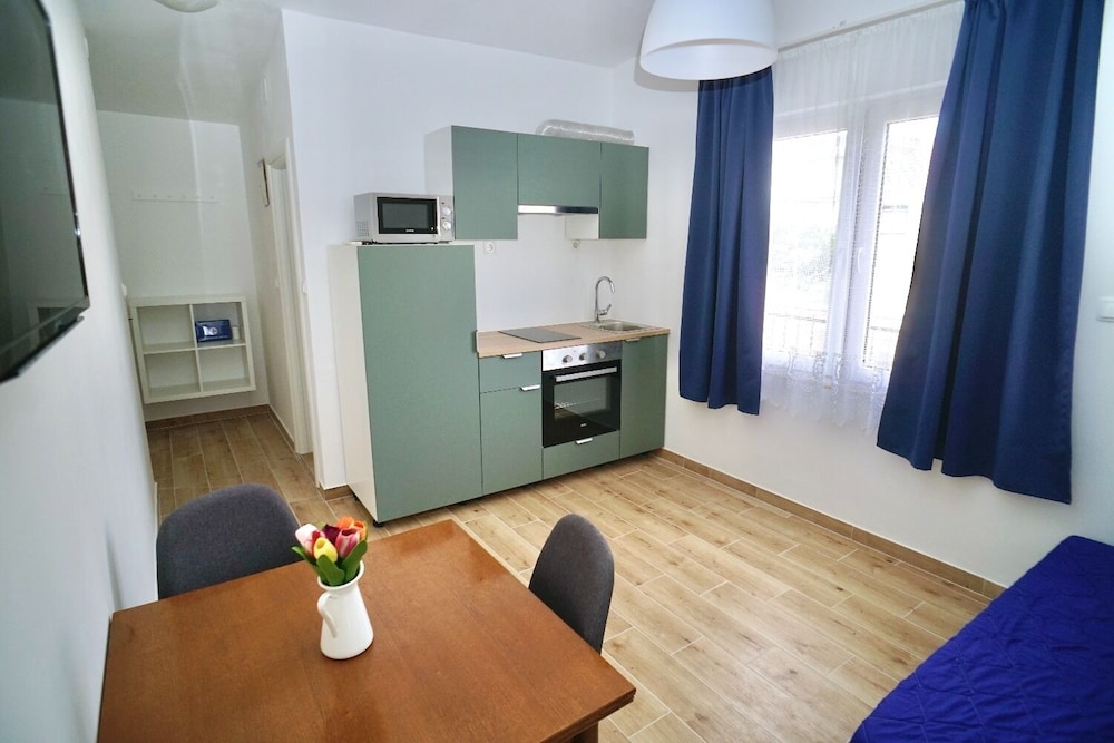 Apartment (Rose - 30 m from the beach - A3(2+1))