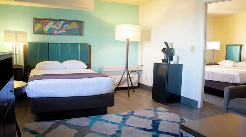 Deluxe Suite, 2 Double Beds - Photo 2