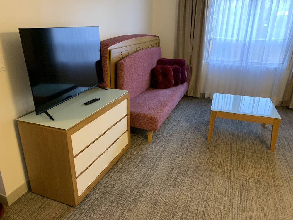 Town Center One Bedroom - Photo 3
