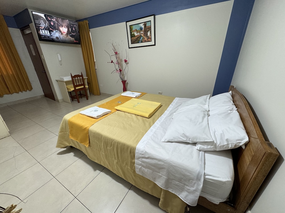 Basic Double Room, 1 Queen Bed, Sauna photo 3