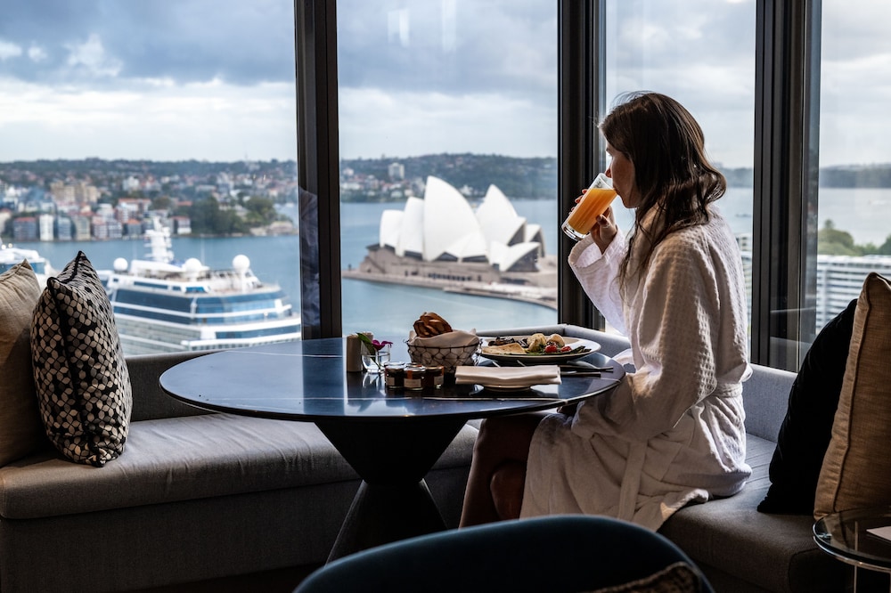 Sydney Harbour Studio Club Suite thumbnail 5