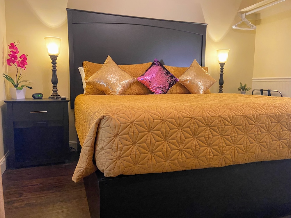 King Studio, Non Smoking, Refrigerator & Microwave, Kitchenette