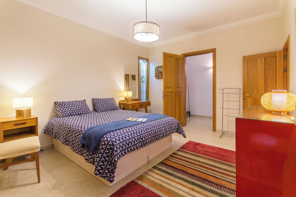 Family Apartment, Multiple Bedrooms, 2 Bathrooms (A Magnificent Sunny Seafront Apart)