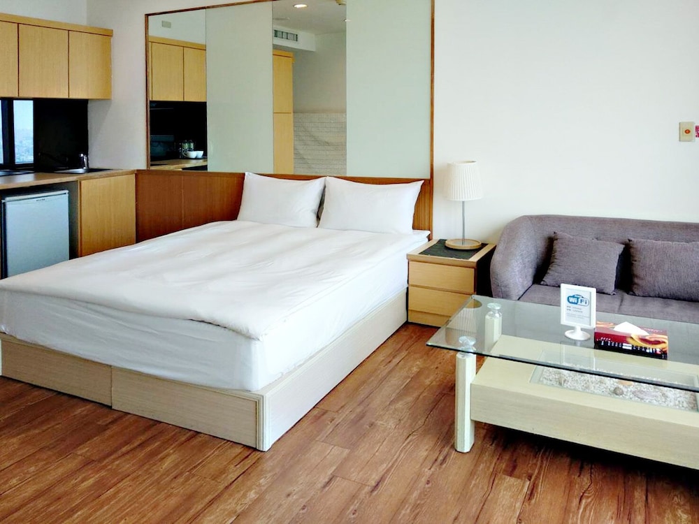 Deluxe Double Room, City View - Photo 7