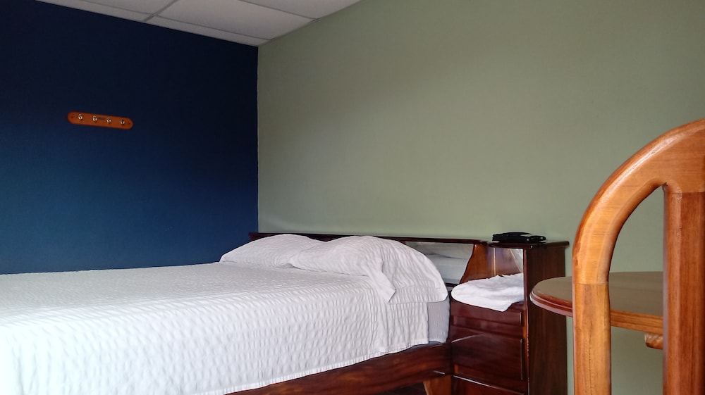 Triple Room, Multiple Beds, Non Smoking photo 2