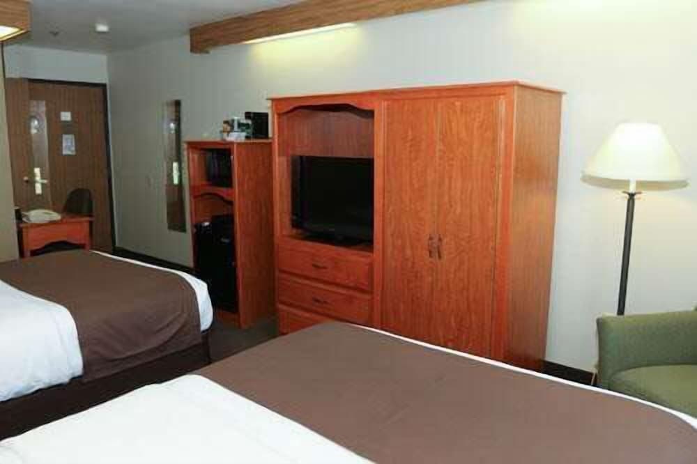 Standard Room, 2 Queen Beds, Non Smoking, Refrigerator & Microwave